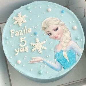 White cake with Frozen theme