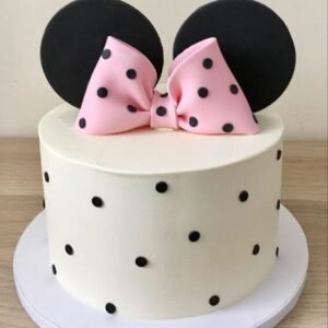 Minnie mouse theme cake