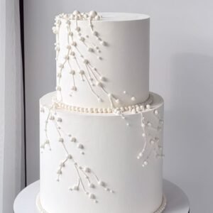 White cake with vine and pearls