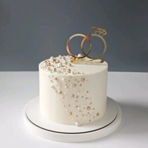 Engagement ring cake with pearls