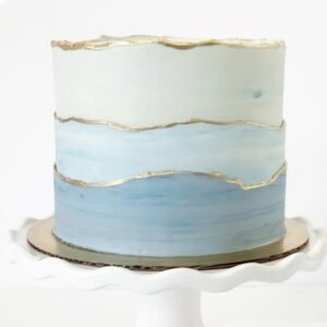 Three colors cake with golden lines