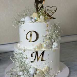 White golden english style marriage cake