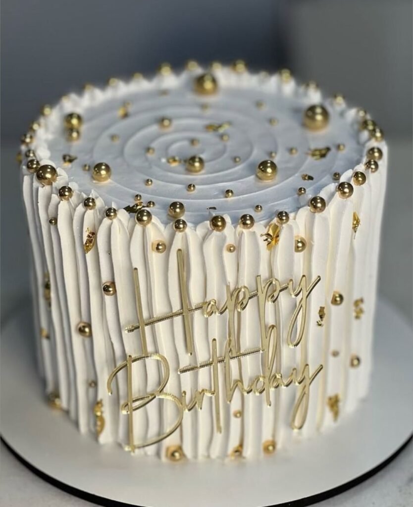 Cutting edge crea, cake with golden beads